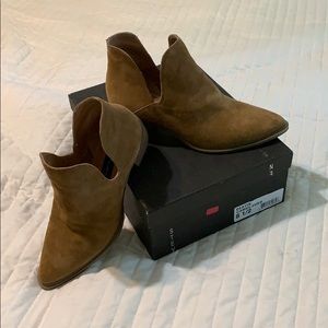 Steve Madden sued boots